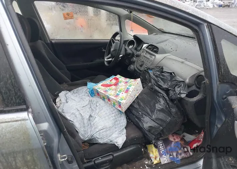 2011 Honda Fit Sport из США, поврежденный, VIN JHMGE8H5XBC003373